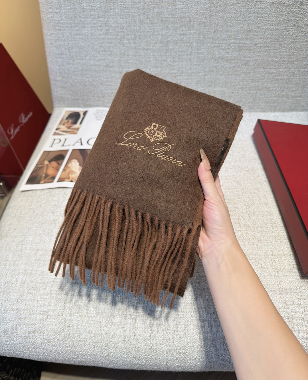 🆕Loro Piana · 【贸易公司尾单，极品山羊绒围巾披肩】送人自留都太高大上了😍重磅上新，爆款爆款，渠道极品硬货～