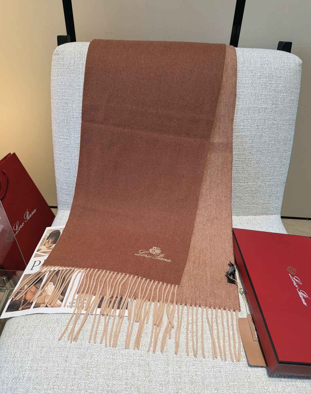 🆕Loro Piana · 【贸易公司尾单,极品山羊绒围巾披肩】送人自留都太高大上了😍重磅上新,爆款爆款,渠道极品硬货~ 🆕Loro Piana · 【贸易公司尾单,极品山羊绒围巾披肩】送人自留都太高大上了😍重磅上新,爆款爆款,渠道极品硬货~