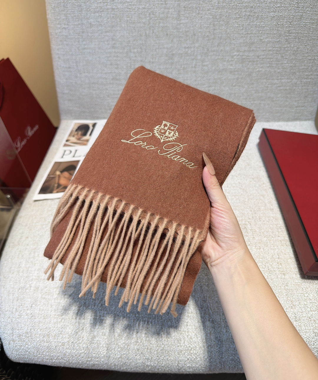 🆕Loro Piana · 【贸易公司尾单,极品山羊绒围巾披肩】送人自留都太高大上了😍重磅上新,爆款爆款,渠道极品硬货~ 🆕Loro Piana · 【贸易公司尾单,极品山羊绒围巾披肩】送人自留都太高大上了😍重磅上新,爆款爆款,渠道极品硬货~
