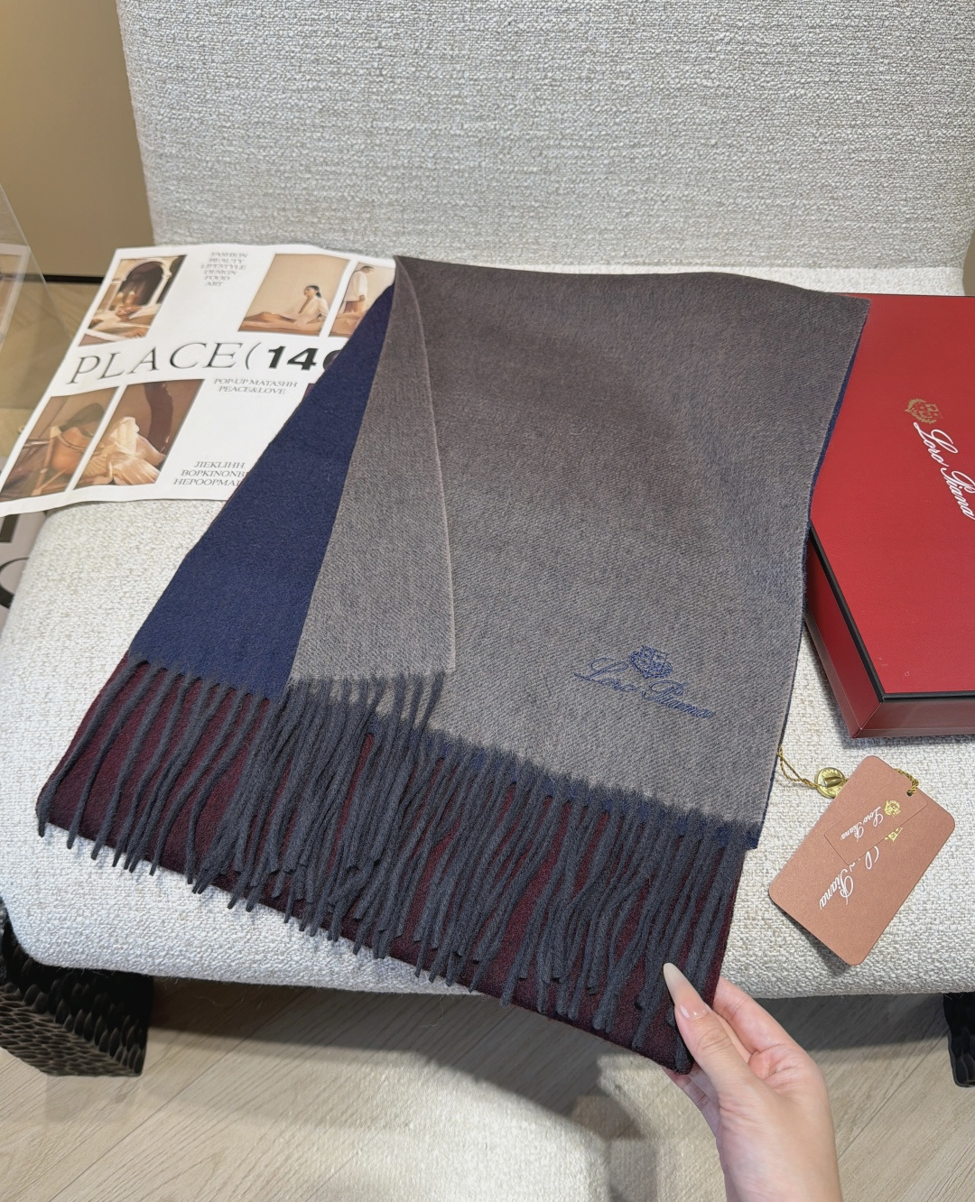🆕Loro Piana · 【贸易公司尾单，极品山羊绒围巾披肩】送人自留都太高大上了😍重磅上新，爆款爆款，渠道极品硬货～