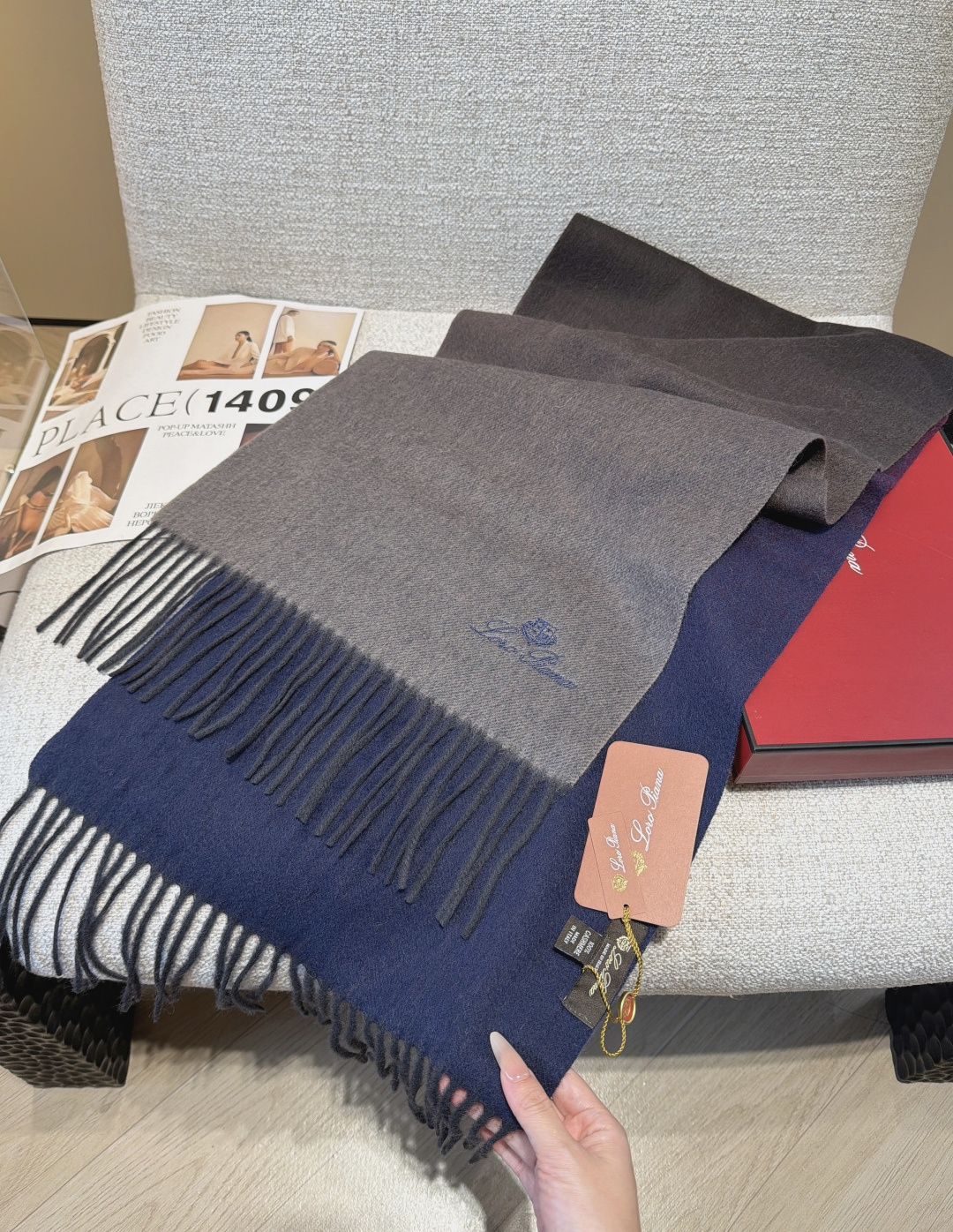 🆕Loro Piana · 【贸易公司尾单，极品山羊绒围巾披肩】送人自留都太高大上了😍重磅上新，爆款爆款，渠道极品硬货～