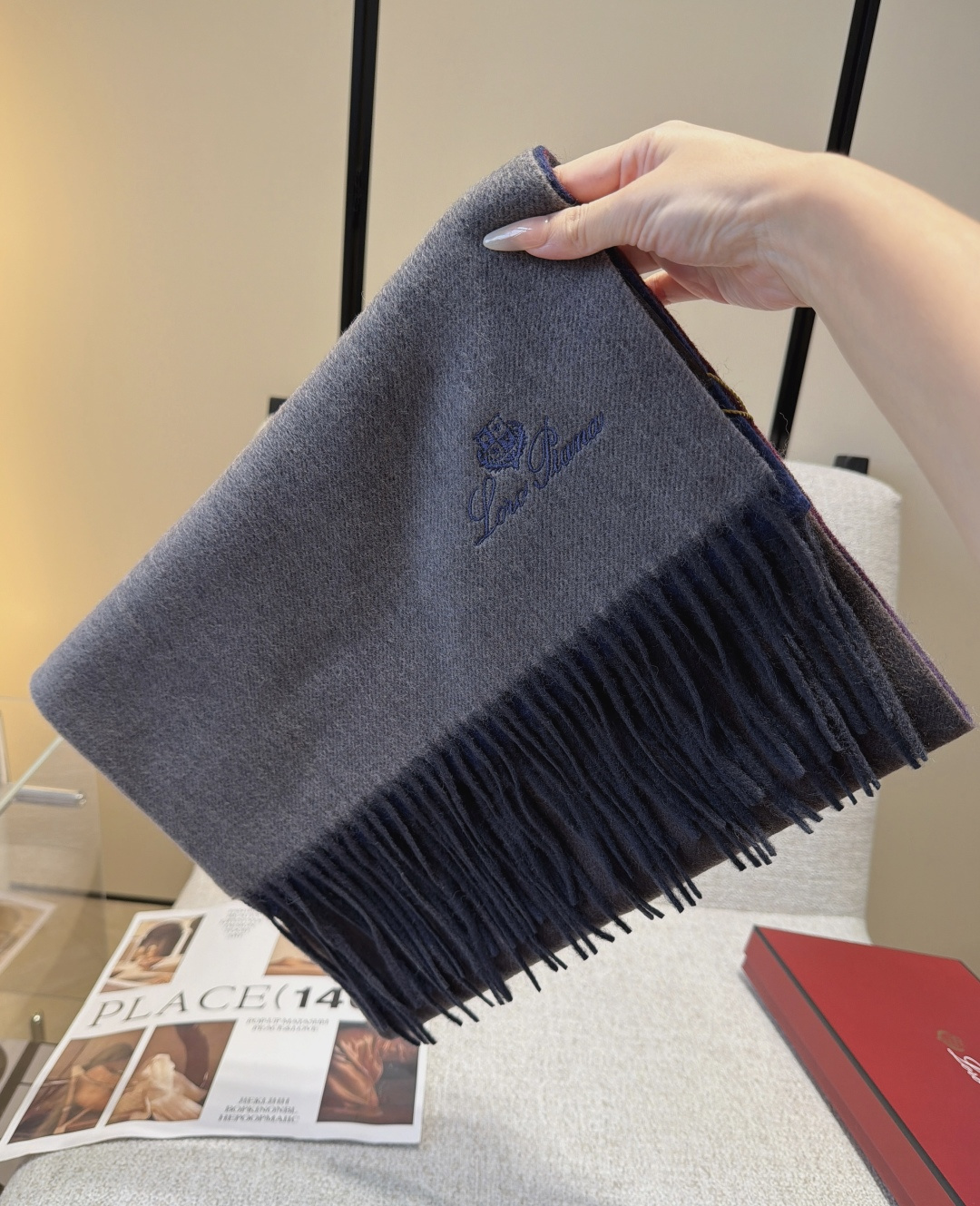 🆕Loro Piana · 【贸易公司尾单，极品山羊绒围巾披肩】送人自留都太高大上了😍重磅上新，爆款爆款，渠道极品硬货～