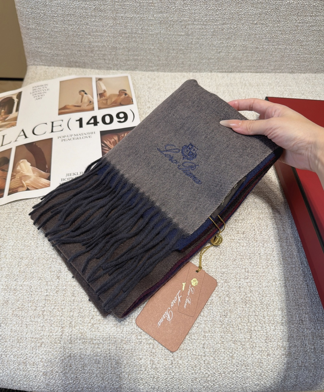 🆕Loro Piana · 【贸易公司尾单，极品山羊绒围巾披肩】送人自留都太高大上了😍重磅上新，爆款爆款，渠道极品硬货～