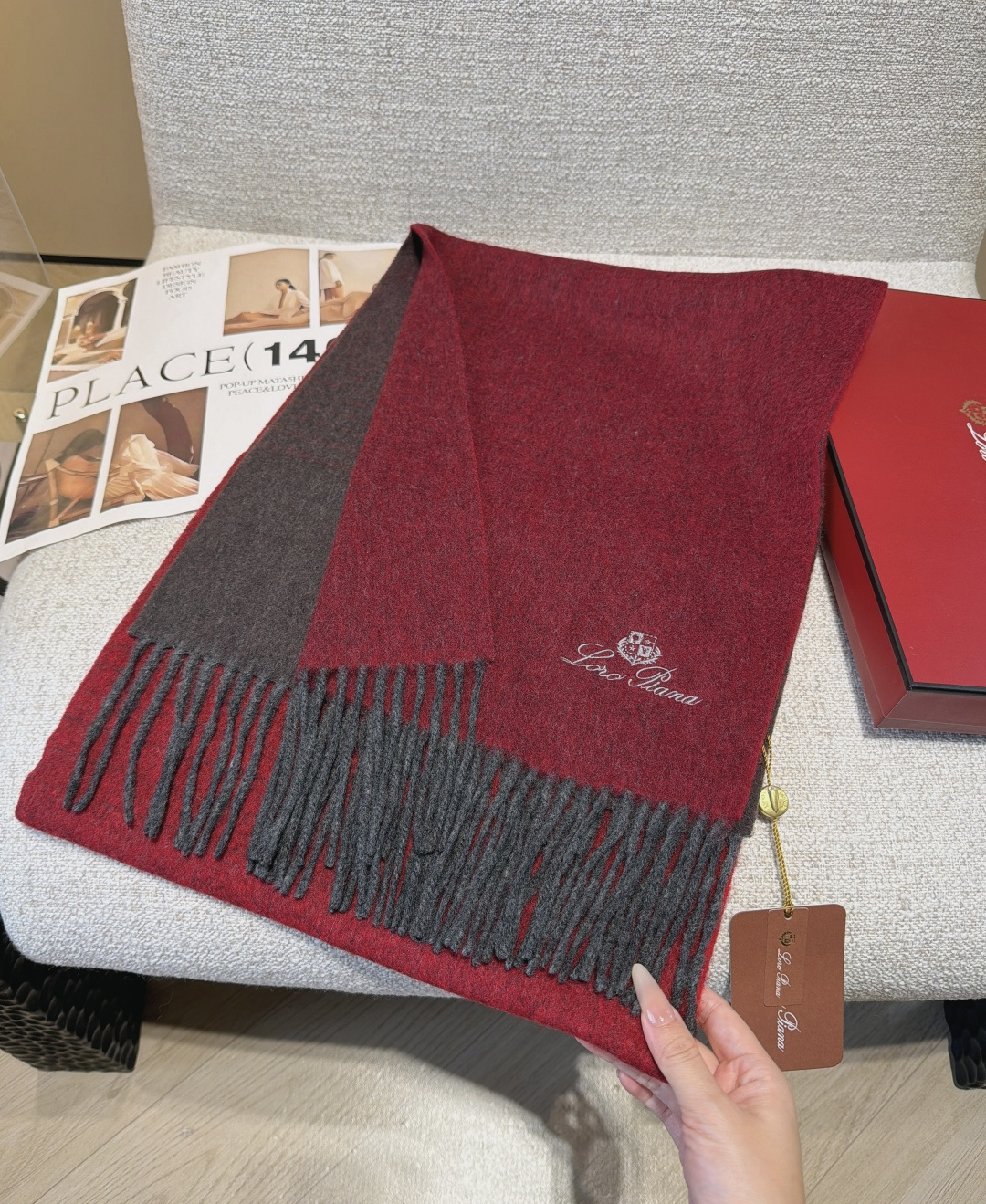 🆕Loro Piana · 【贸易公司尾单，极品山羊绒围巾披肩】送人自留都太高大上了😍重磅上新，爆款爆款，渠道极品硬货～