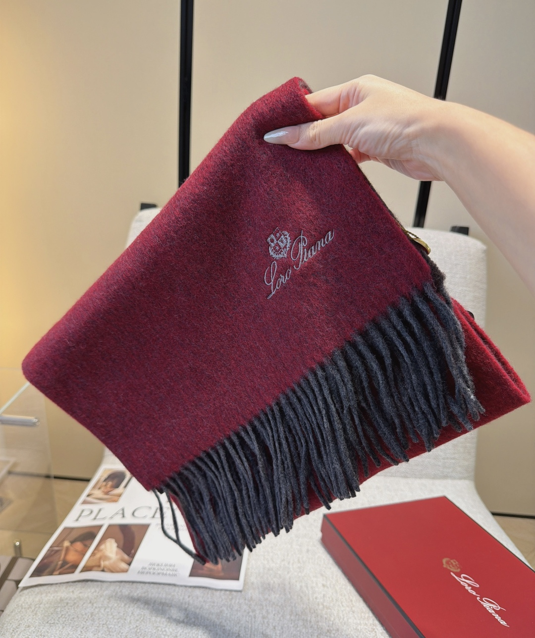 🆕Loro Piana · 【贸易公司尾单，极品山羊绒围巾披肩】送人自留都太高大上了😍重磅上新，爆款爆款，渠道极品硬货～