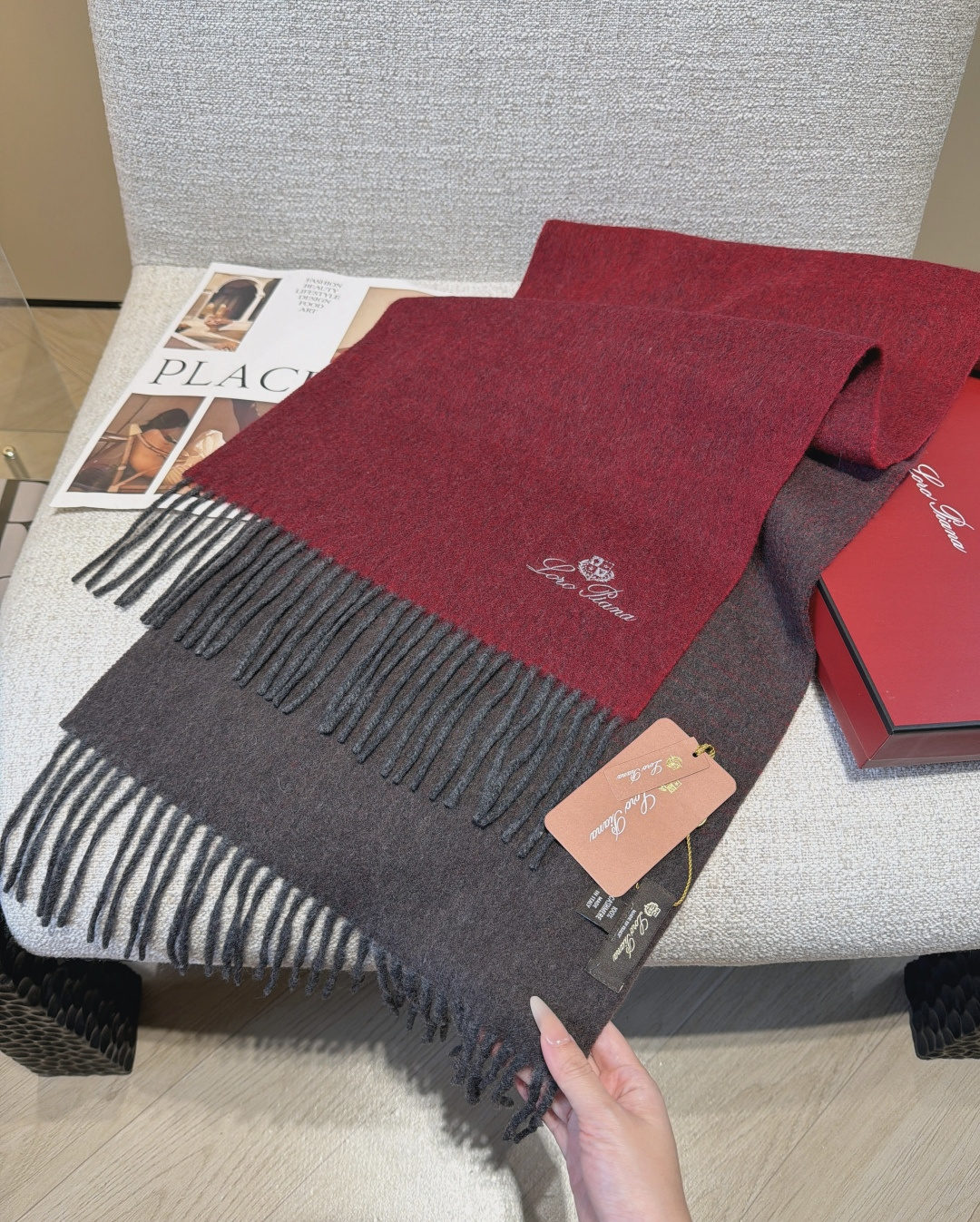 🆕Loro Piana · 【贸易公司尾单，极品山羊绒围巾披肩】送人自留都太高大上了😍重磅上新，爆款爆款，渠道极品硬货～