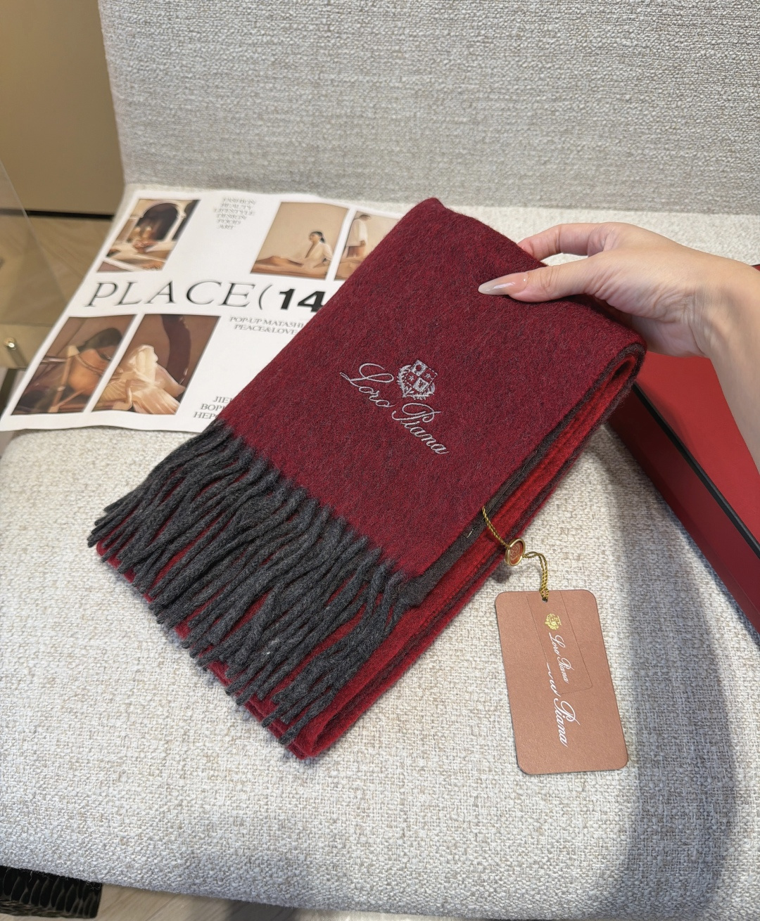🆕Loro Piana · 【贸易公司尾单，极品山羊绒围巾披肩】送人自留都太高大上了😍重磅上新，爆款爆款，渠道极品硬货～
