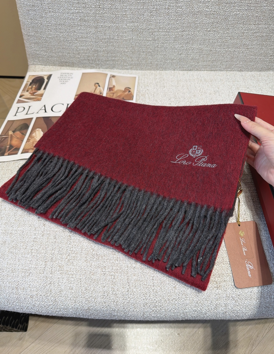 🆕Loro Piana · 【贸易公司尾单，极品山羊绒围巾披肩】送人自留都太高大上了😍重磅上新，爆款爆款，渠道极品硬货～