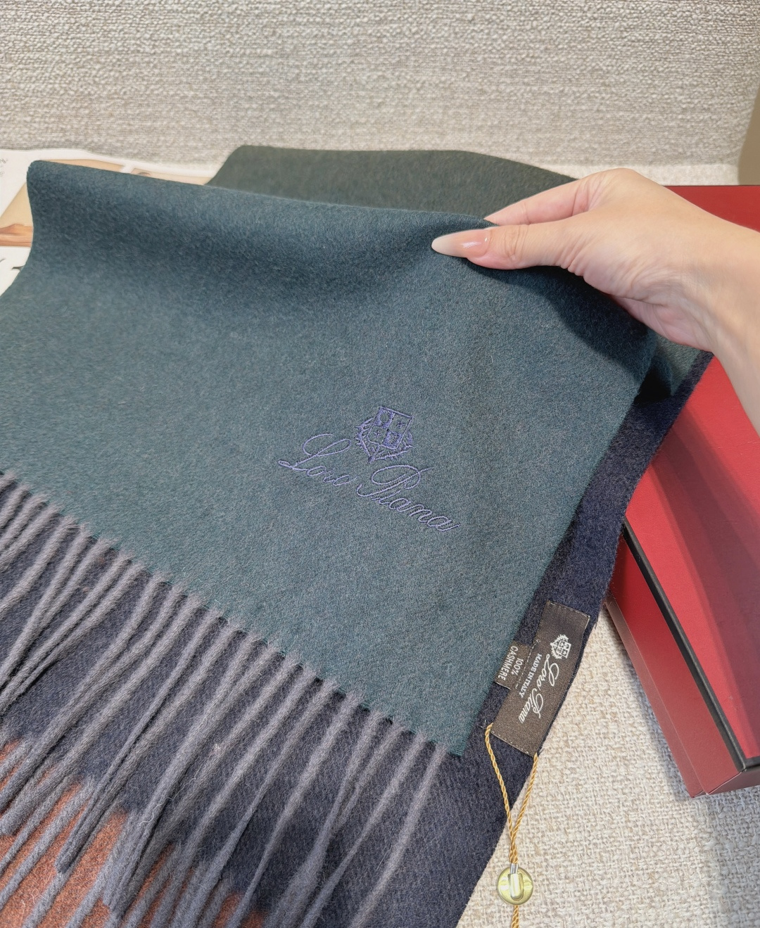 🆕Loro Piana · 【贸易公司尾单,极品山羊绒围巾披肩】送人自留都太高大上了😍重磅上新,爆款爆款,渠道极品硬货~ 🆕Loro Piana · 【贸易公司尾单,极品山羊绒围巾披肩】送人自留都太高大上了😍重磅上新,爆款爆款,渠道极品硬货~