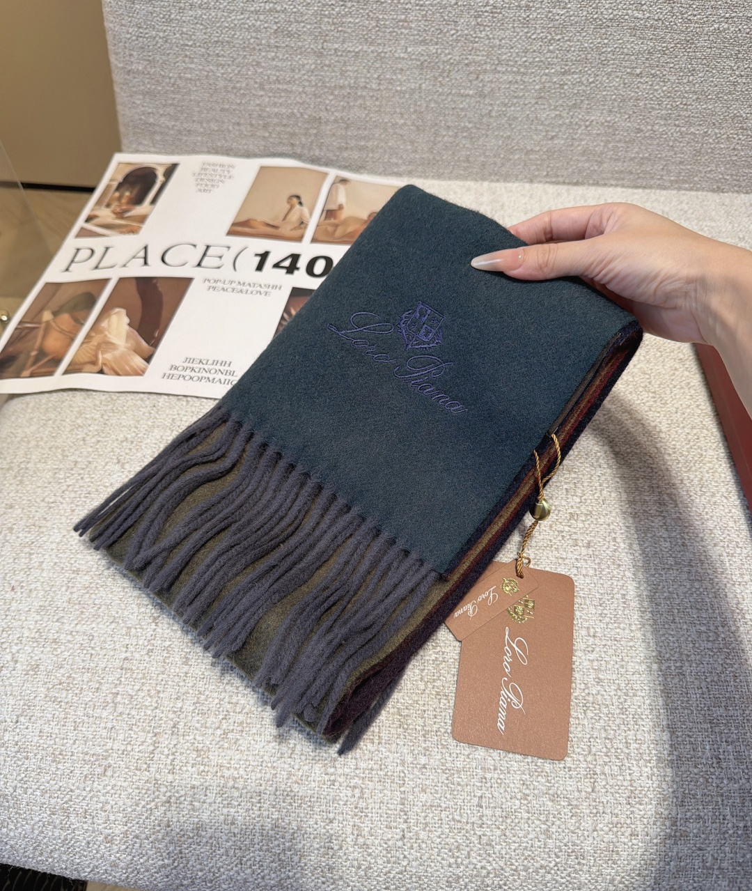 🆕Loro Piana · 【贸易公司尾单,极品山羊绒围巾披肩】送人自留都太高大上了😍重磅上新,爆款爆款,渠道极品硬货~ 🆕Loro Piana · 【贸易公司尾单,极品山羊绒围巾披肩】送人自留都太高大上了😍重磅上新,爆款爆款,渠道极品硬货~