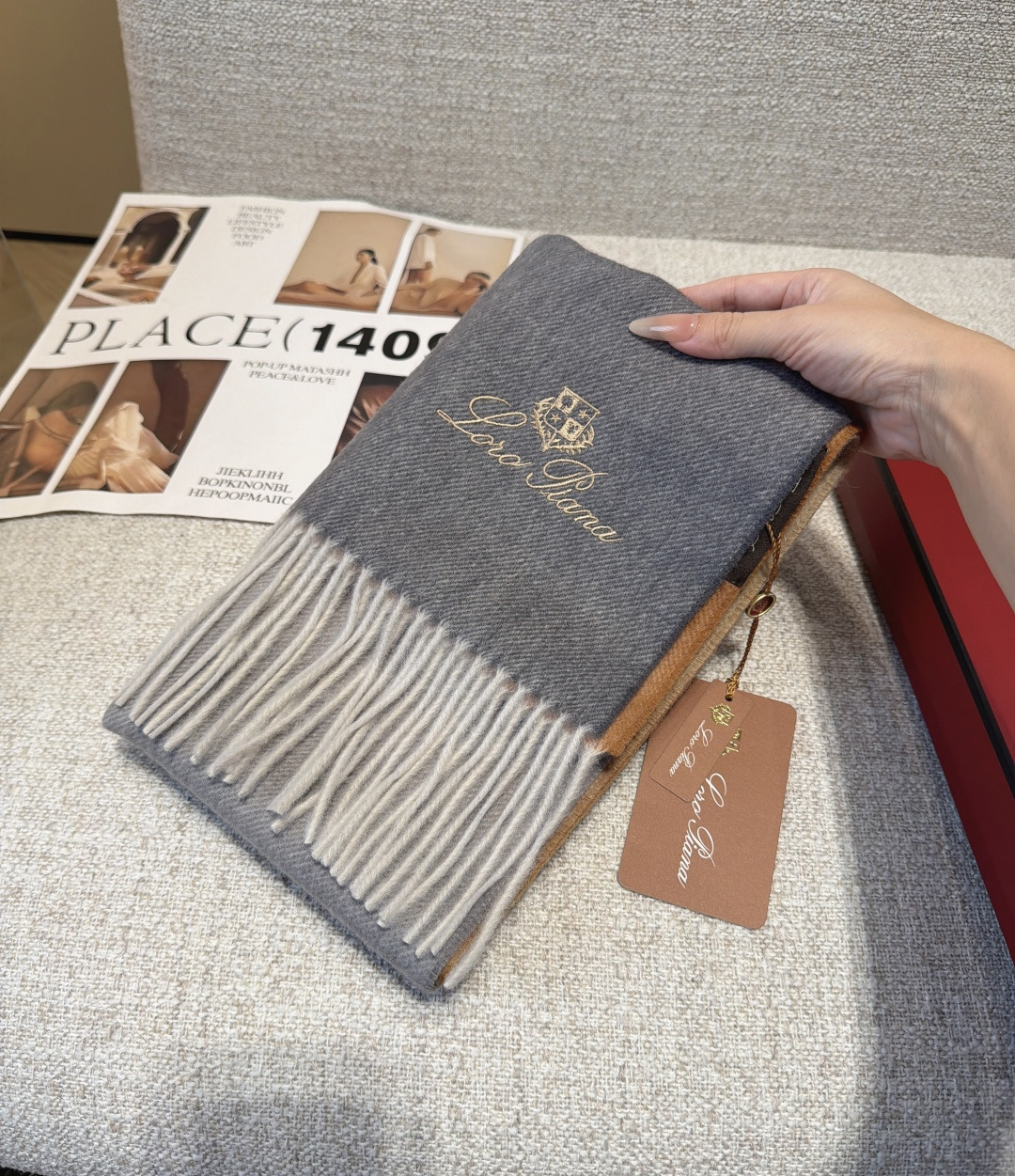 🆕Loro Piana · 【贸易公司尾单,极品山羊绒围巾披肩】送人自留都太高大上了😍重磅上新,爆款爆款,渠道极品硬货~ 🆕Loro Piana · 【贸易公司尾单,极品山羊绒围巾披肩】送人自留都太高大上了😍重磅上新,爆款爆款,渠道极品硬货~