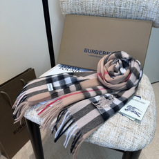 Burberry · 巴宝莉围巾❗️好看的要疯掉了,太有型太有魅力了❗️❗️非常斯文时尚的秋冬单品!真的很喜欢,非常Cl Burberry · 巴宝莉围巾❗️好看的要疯掉了,太有型太有魅力了❗️❗️非常斯文时尚的秋冬单品!真的很喜欢,非常Cl