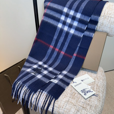 Burberry · 巴宝莉围巾❗️好看的要疯掉了,太有型太有魅力了❗️❗️非常斯文时尚的秋冬单品!真的很喜欢,非常Cl Burberry · 巴宝莉围巾❗️好看的要疯掉了,太有型太有魅力了❗️❗️非常斯文时尚的秋冬单品!真的很喜欢,非常Cl