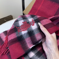 Burberry · 巴宝莉围巾❗️好看的要疯掉了,太有型太有魅力了❗️❗️非常斯文时尚的秋冬单品!真的很喜欢,非常Cl Burberry · 巴宝莉围巾❗️好看的要疯掉了,太有型太有魅力了❗️❗️非常斯文时尚的秋冬单品!真的很喜欢,非常Cl