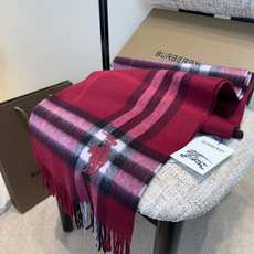 Burberry · 巴宝莉围巾❗️好看的要疯掉了,太有型太有魅力了❗️❗️非常斯文时尚的秋冬单品!真的很喜欢,非常Cl Burberry · 巴宝莉围巾❗️好看的要疯掉了,太有型太有魅力了❗️❗️非常斯文时尚的秋冬单品!真的很喜欢,非常Cl