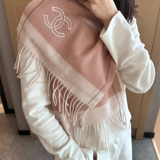 【▪Chanel · 香奈儿难得一见的温柔配色,超级迷恋❗️气质低调恬静又不失优雅❗️】重点推荐❗️高级舒适时髦气质,简 【▪Chanel · 香奈儿难得一见的温柔配色,超级迷恋❗️气质低调恬静又不失优雅❗️】重点推荐❗️高级舒适时髦气质,简