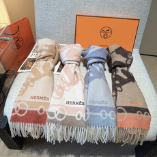 Hermes · 爱马仕,难得一见的温柔配色,低调又不失优雅❗️】重点推荐❗️双边配色,一条围巾两种风格搭配,高级舒适时 Hermes · 爱马仕,难得一见的温柔配色,低调又不失优雅❗️】重点推荐❗️双边配色,一条围巾两种风格搭配,高级舒适时