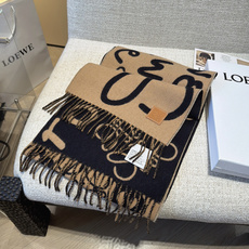 Loewe手写logo字母双面涂鸦围巾,我真的太喜欢了,一款现在不买冬天绝对买不到的围巾,这款绝对百搭,妥妥的站稳c位, Loewe手写logo字母双面涂鸦围巾,我真的太喜欢了,一款现在不买冬天绝对买不到的围巾,这款绝对百搭,妥妥的站稳c位,
