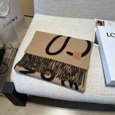 Loewe手写logo字母双面涂鸦围巾,我真的太喜欢了,一款现在不买冬天绝对买不到的围巾,这款绝对百搭,妥妥的站稳c位, Loewe手写logo字母双面涂鸦围巾,我真的太喜欢了,一款现在不买冬天绝对买不到的围巾,这款绝对百搭,妥妥的站稳c位,