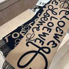 Loewe手写logo字母双面涂鸦围巾,我真的太喜欢了,一款现在不买冬天绝对买不到的围巾,这款绝对百搭,妥妥的站稳c位, Loewe手写logo字母双面涂鸦围巾,我真的太喜欢了,一款现在不买冬天绝对买不到的围巾,这款绝对百搭,妥妥的站稳c位,