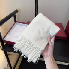 🆕Loro Piana · 【贸易公司尾单,极品山羊绒围巾披肩】送人自留都太高大上了😍重磅上新,爆款爆款,渠道极品硬货~ 🆕Loro Piana · 【贸易公司尾单,极品山羊绒围巾披肩】送人自留都太高大上了😍重磅上新,爆款爆款,渠道极品硬货~