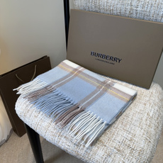 Burberry · 巴宝莉格子围巾❗️好看的要疯掉了,太有型太有魅力了❗️❗️非常斯文时尚的秋冬单品!真的很喜欢,非常 Burberry · 巴宝莉格子围巾❗️好看的要疯掉了,太有型太有魅力了❗️❗️非常斯文时尚的秋冬单品!真的很喜欢,非常