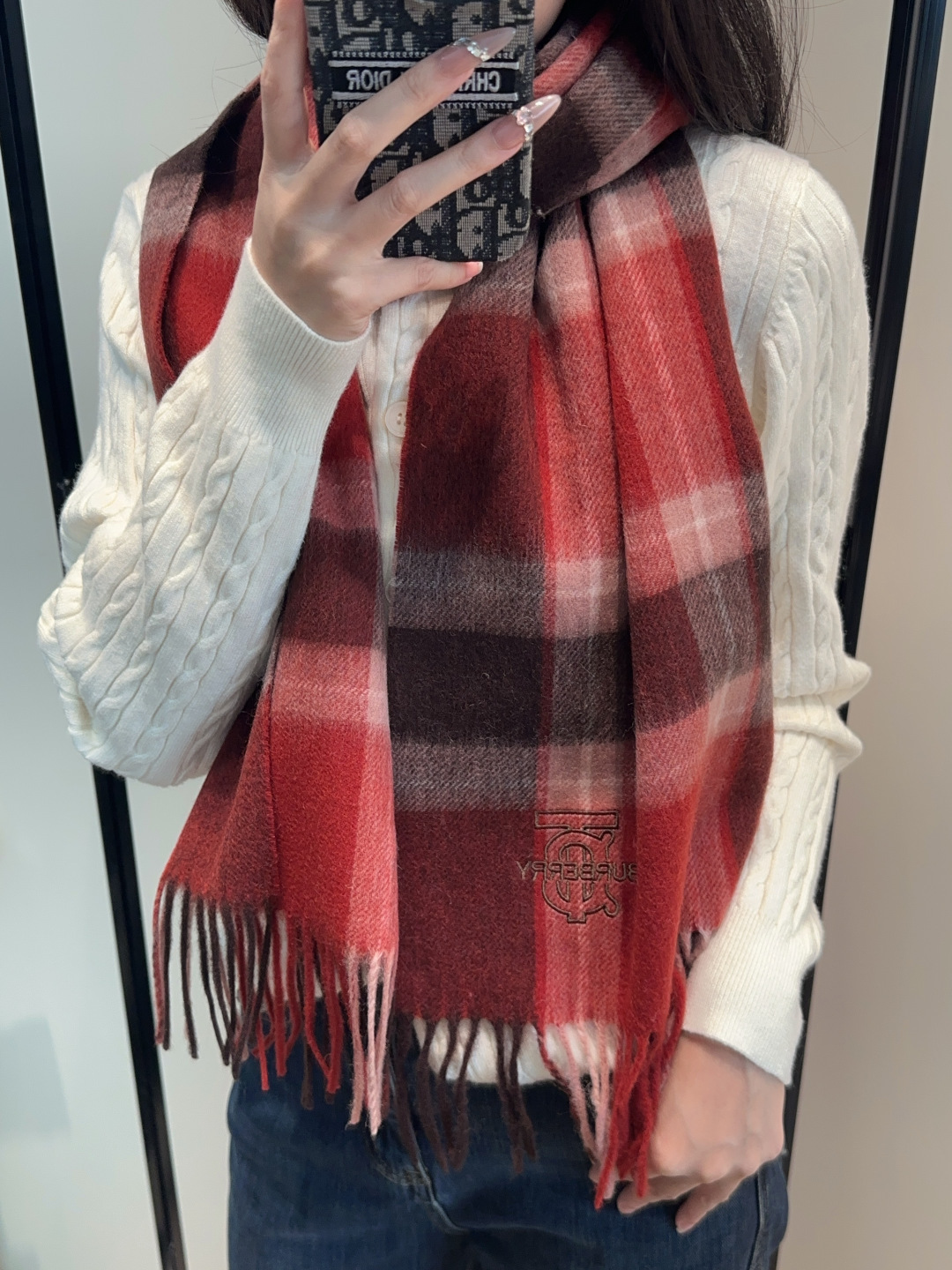 Burberry · 巴宝莉格子围巾❗️好看的要疯掉了，太有型太有魅力了❗️❗️非常斯文时尚的秋冬单品！真的很喜欢，非常