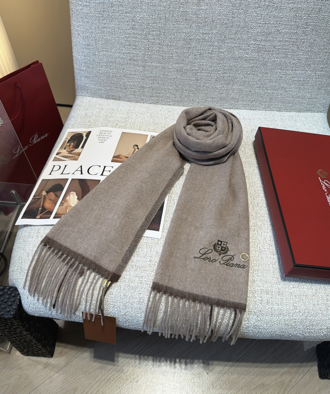 🆕Loro Piana · 【贸易公司尾单,极品山羊绒围巾披肩】送人自留都太高大上了😍重磅上新,爆款爆款,渠道极品硬货~ 🆕Loro Piana · 【贸易公司尾单,极品山羊绒围巾披肩】送人自留都太高大上了😍重磅上新,爆款爆款,渠道极品硬货~