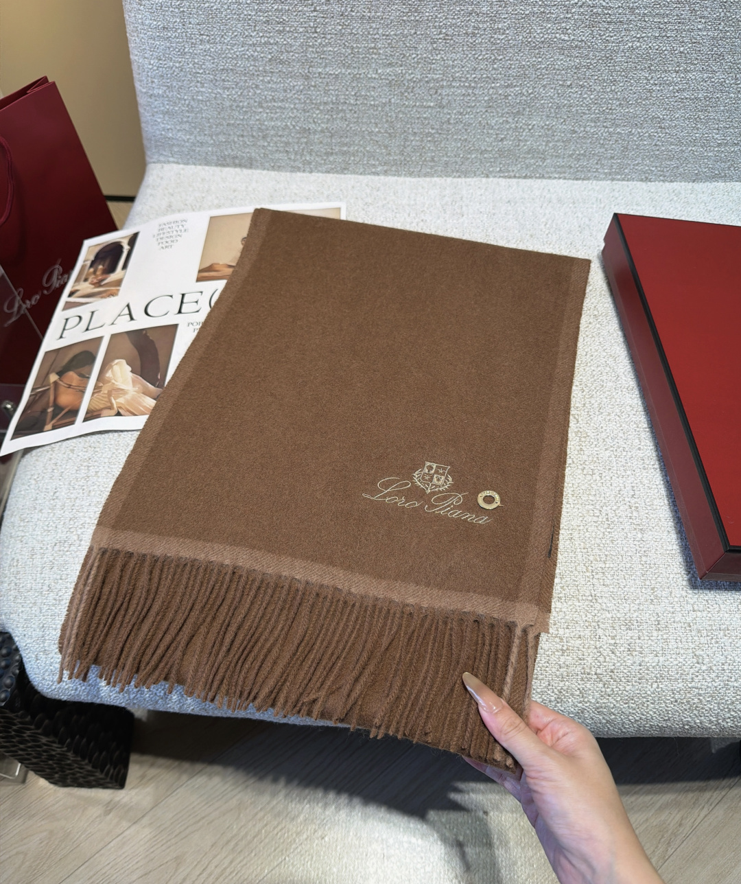 🆕Loro Piana · 【贸易公司尾单，极品山羊绒围巾披肩】送人自留都太高大上了😍重磅上新，爆款爆款，渠道极品硬货～