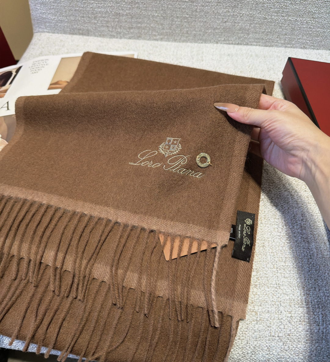 🆕Loro Piana · 【贸易公司尾单，极品山羊绒围巾披肩】送人自留都太高大上了😍重磅上新，爆款爆款，渠道极品硬货～