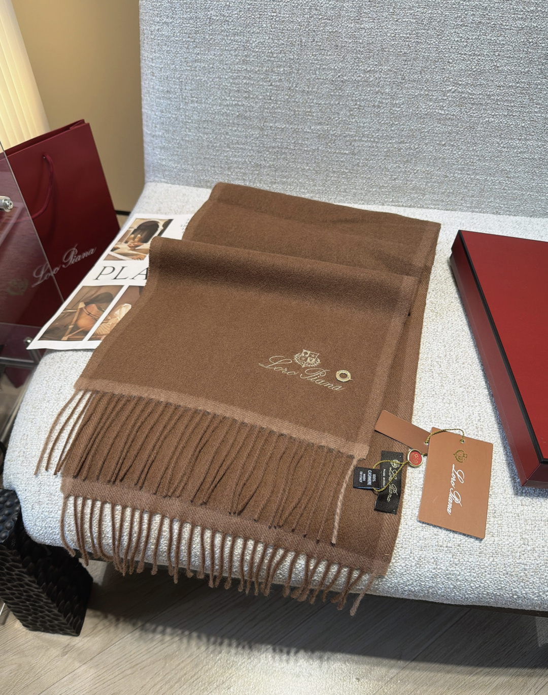 🆕Loro Piana · 【贸易公司尾单，极品山羊绒围巾披肩】送人自留都太高大上了😍重磅上新，爆款爆款，渠道极品硬货～