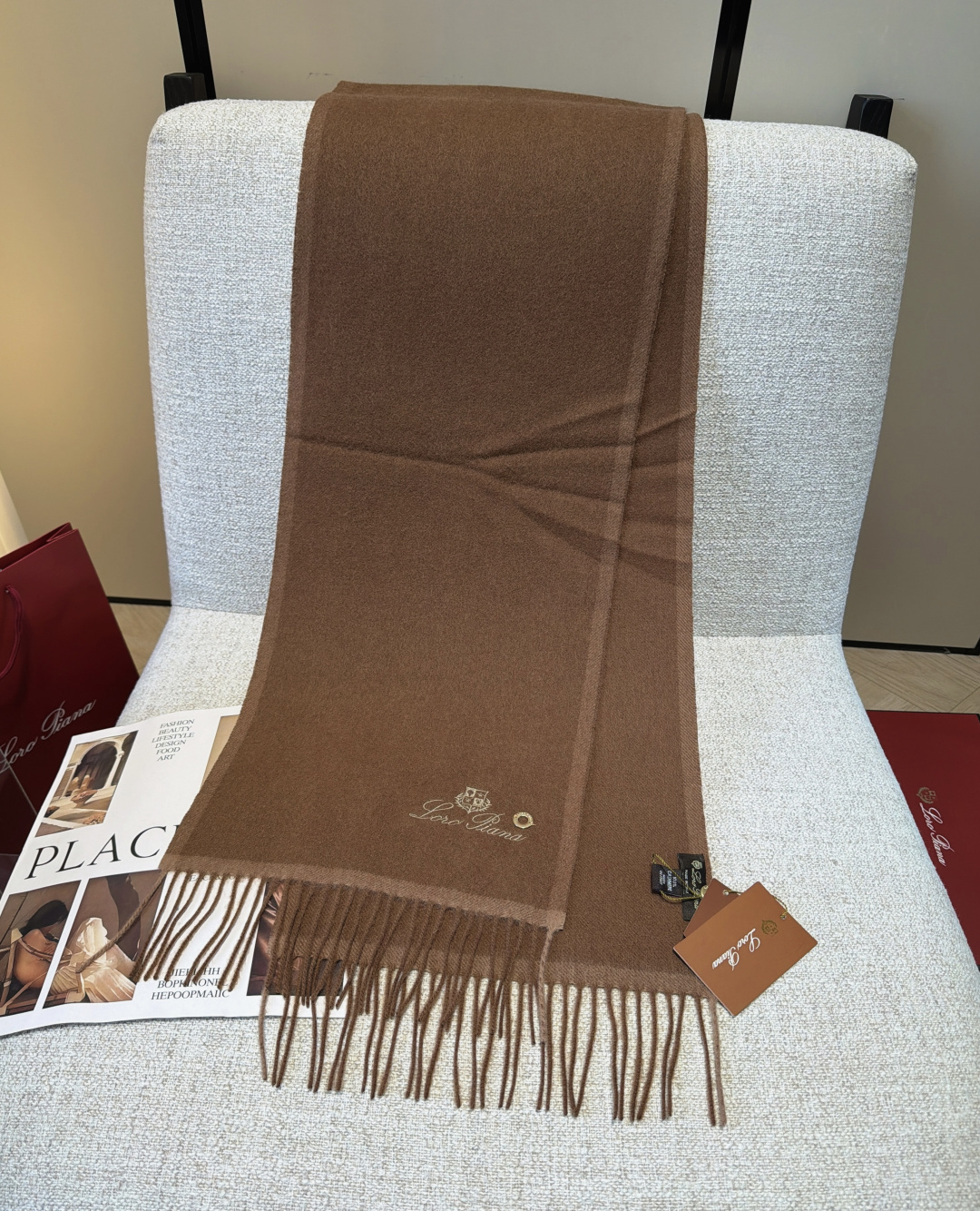 🆕Loro Piana · 【贸易公司尾单，极品山羊绒围巾披肩】送人自留都太高大上了😍重磅上新，爆款爆款，渠道极品硬货～