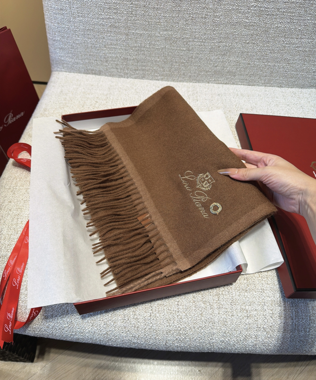🆕Loro Piana · 【贸易公司尾单，极品山羊绒围巾披肩】送人自留都太高大上了😍重磅上新，爆款爆款，渠道极品硬货～