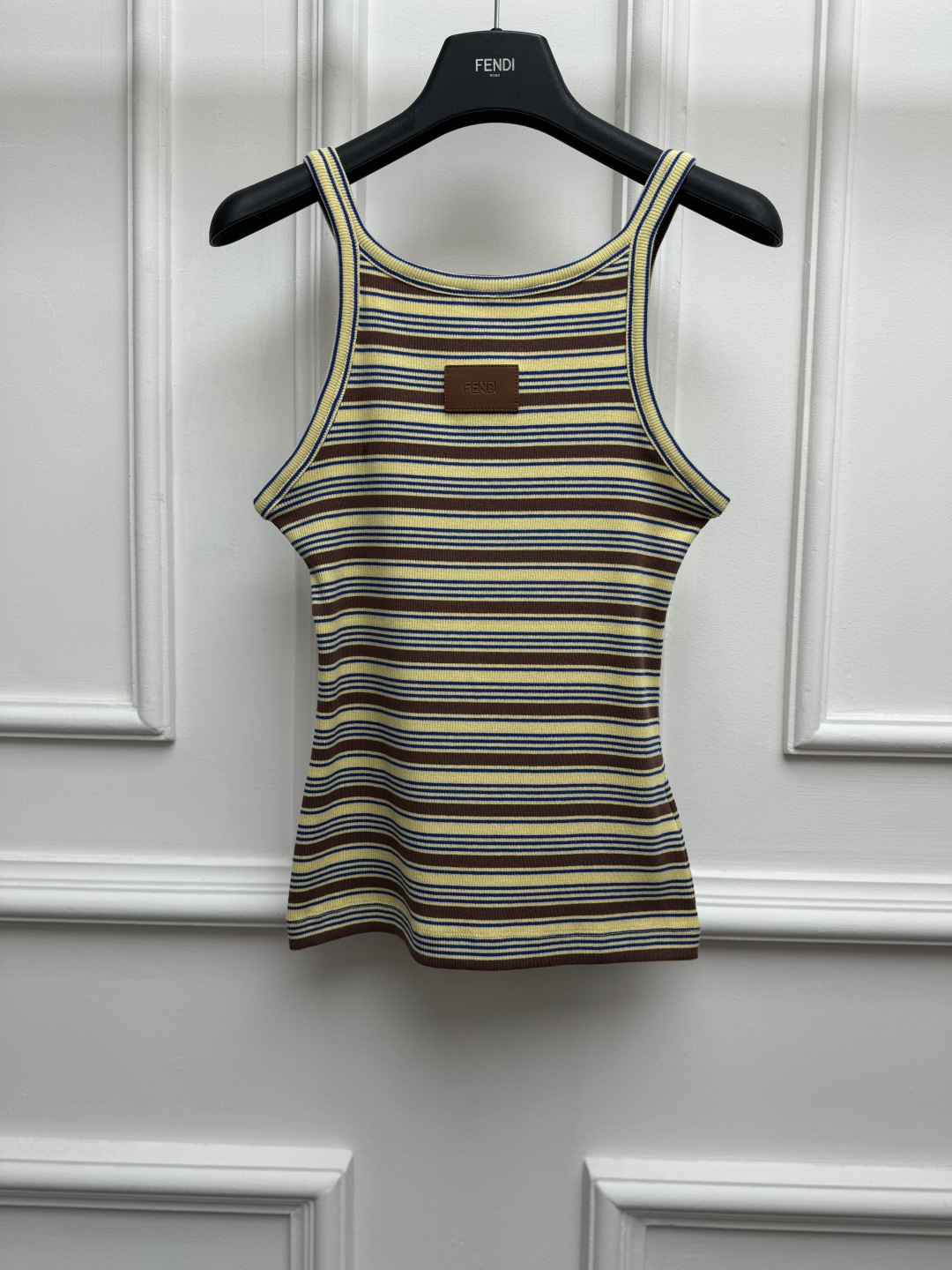 NO:908364,New spring and summer new styles FD striped knitted vest 2026 spring and summer series Round ribbed neckline Contrast stripe design Leather letter logo embellishment on the chest The color is gentle and high-end Cotton knitted fabric Soft and comfortable Elastic slim fit The upper body looks slim and elegant Size SML,,19860909春夏新款上新啦 FD条纹针织背心 2026春夏系列 圆领罗纹领口 撞色条纹设计 胸前皮标字母logo点缀 配色温柔高级 棉质针织面料 柔软舒适 弹力修身版型 上身显瘦又气质 尺码SML,,,Women's clothing