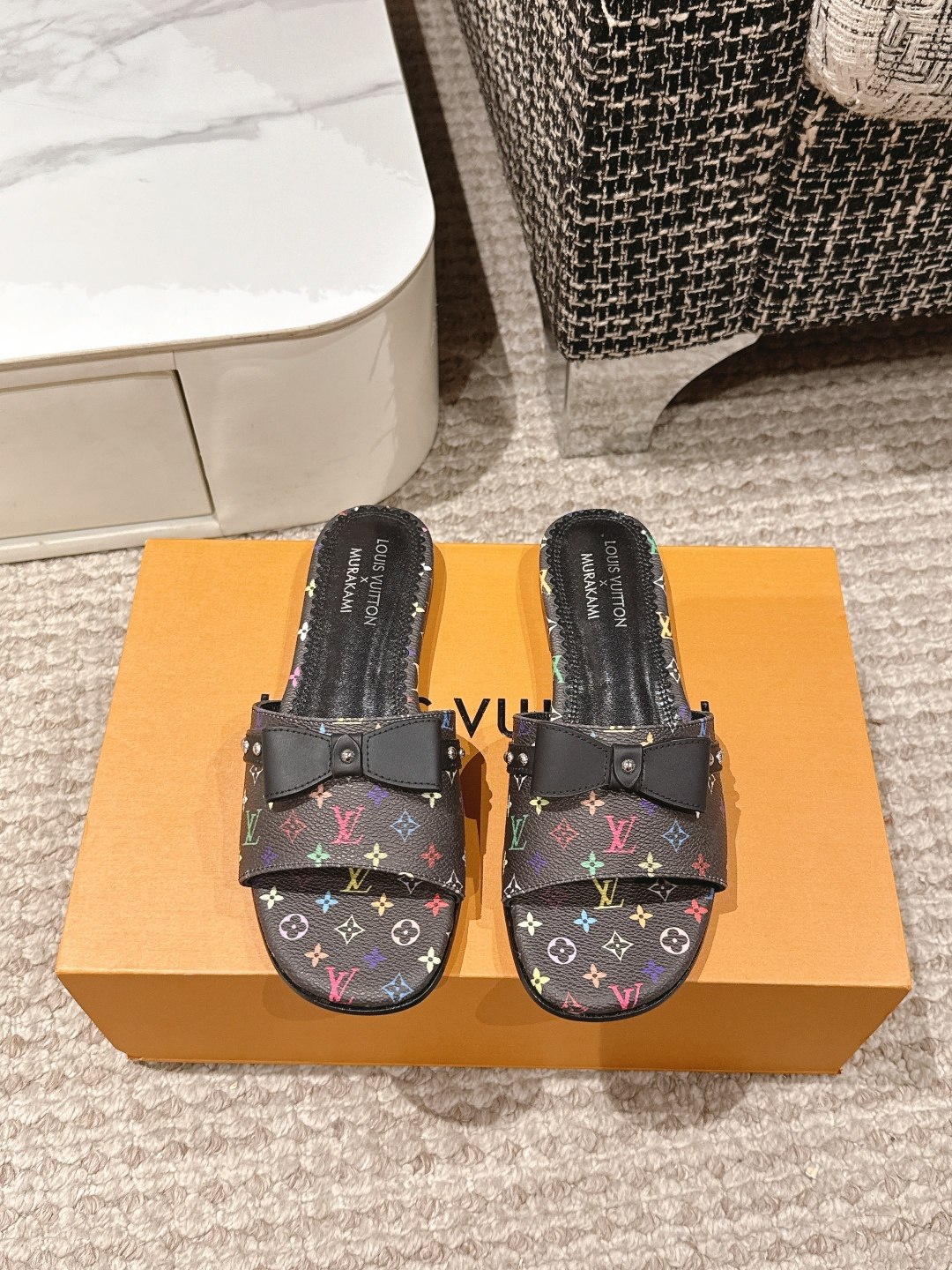 NO:256268,The top version of LV Donkey House is so beautiful and rarely makes LV house items, but I really can't refuse these kittens!  The original version was purchased carefully and developed. The heels were customized with molds. The brown leather with presbyopia tannins is so outstanding!  The beautiful kitten heel is just right, high-end classic sexy and comfortable, full of the perfect score that summer shoes can give you, which seems like a must-have item!  Oil wax cowhide upper, original custom cowhide inner lining, outsole, Italian leather outsole, size 35-41 (40.41 custom, no return or exchange), slippers, louis vuitton, louis vuitton, louis vuitton, slippers, cowhide, Leather soles19860909顶级版本 LV 驴家 太好看了 很少做Lv家的单品 但是这双小猫跟我真的是没法拒绝啊！原版购入 用心开发 鞋跟都是开模定制 老花单宁色搭配的棕色皮质,也太出彩了！刚刚好的绝美小猫跟,高级经典性感舒适,拉满了夏日美鞋能给的满分似搭配必备单品！ 鞋面油蜡牛皮 内里原版定制牛皮 大底意大利真皮大底 码数35-41（40.41定制不退换）,拖鞋,louis vuitton,louis vuitton,louis vuitton,slippers,cowhide,Leather soles,Women's Shoes