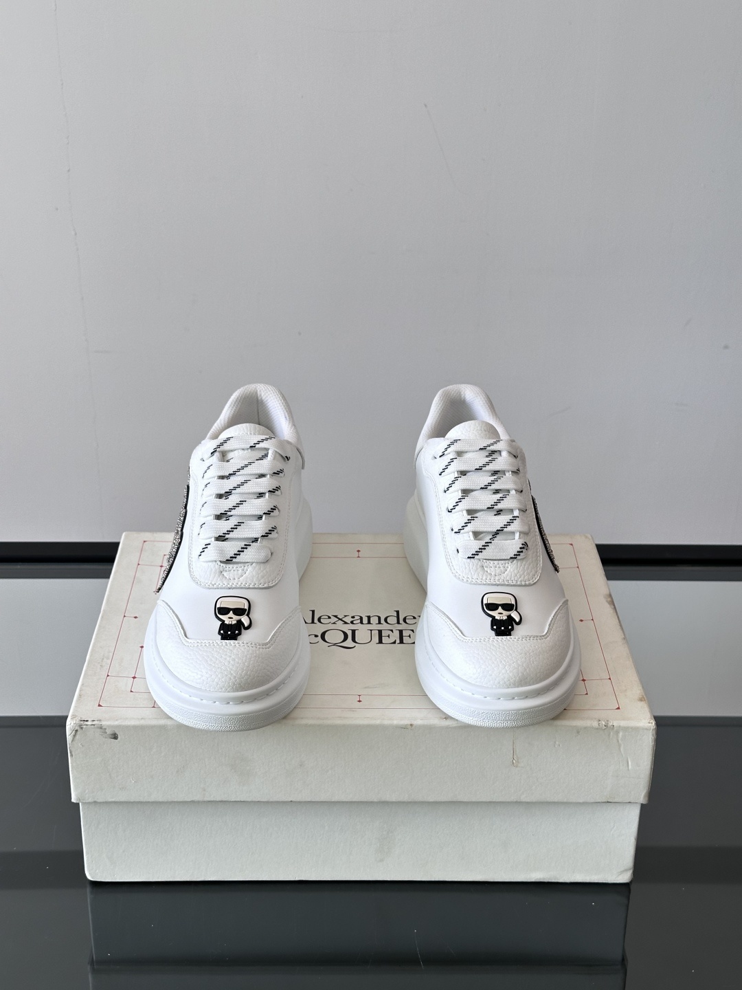 𝐀𝐥𝐞𝐱𝐚𝐧𝐝𝐞𝐫 𝐌𝐜𝐐𝐔𝐄𝐄𝐍亚历山麦昆情侣款‼️ 休闲鞋👟。终极版本 随意PK柜货 麦昆这鞋款一出