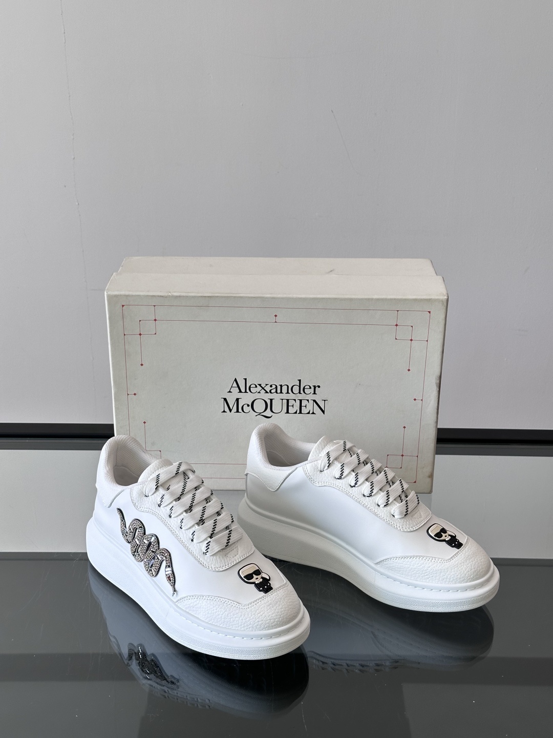 𝐀𝐥𝐞𝐱𝐚𝐧𝐝𝐞𝐫 𝐌𝐜𝐐𝐔𝐄𝐄𝐍亚历山麦昆情侣款‼️ 休闲鞋👟。终极版本 随意PK柜货 麦昆这鞋款一出