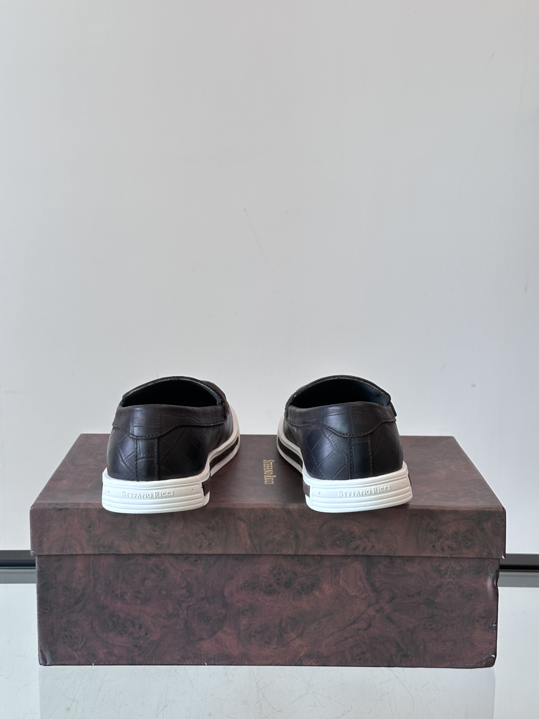 Stefano Ricci 史蒂芬高端奢侈品牌，男士休闲运动鞋，原版牛皮，质感高端细腻，内里全小牛皮面料