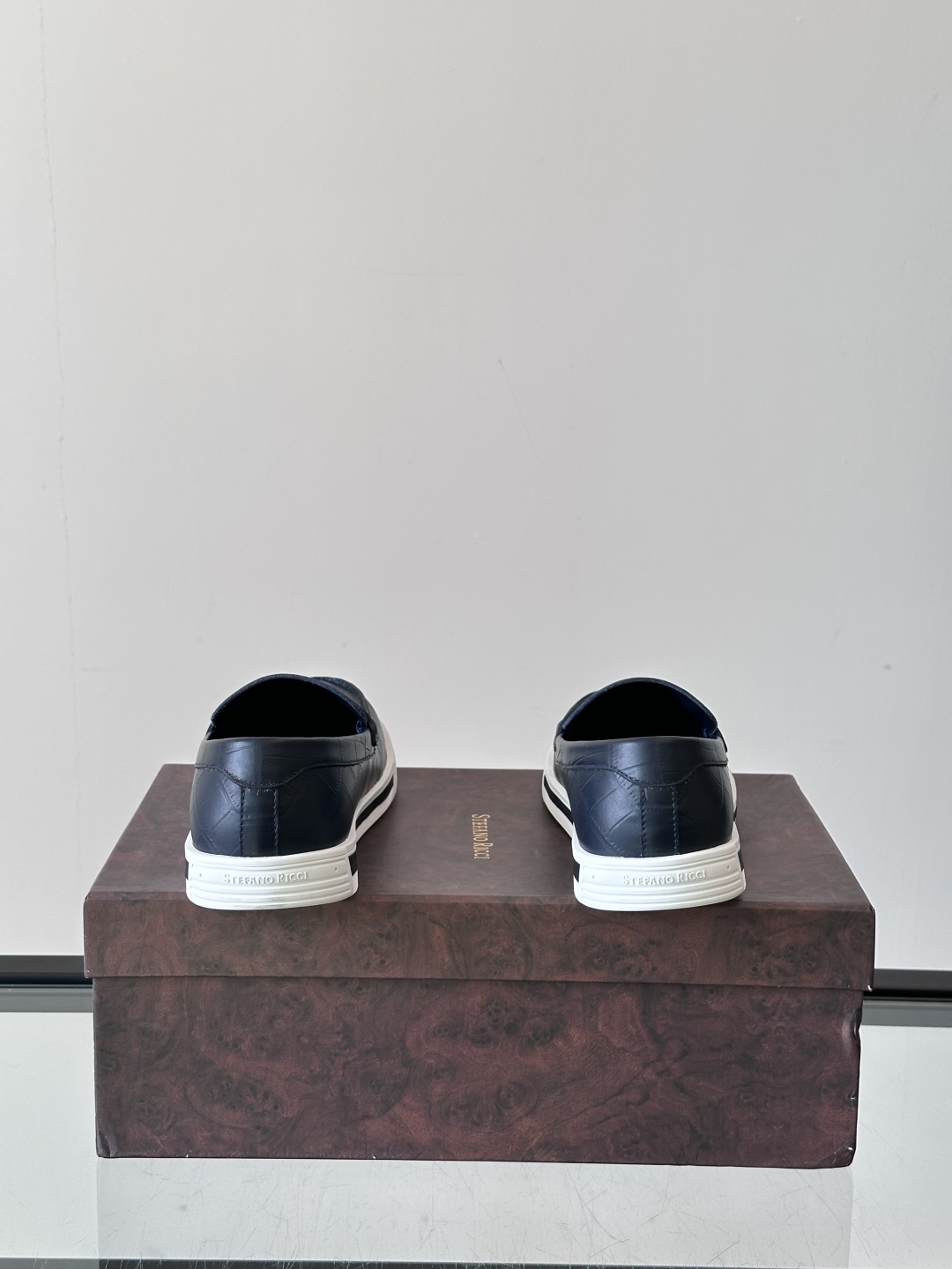 Stefano Ricci 史蒂芬高端奢侈品牌，男士休闲运动鞋，原版牛皮，质感高端细腻，内里全小牛皮面料