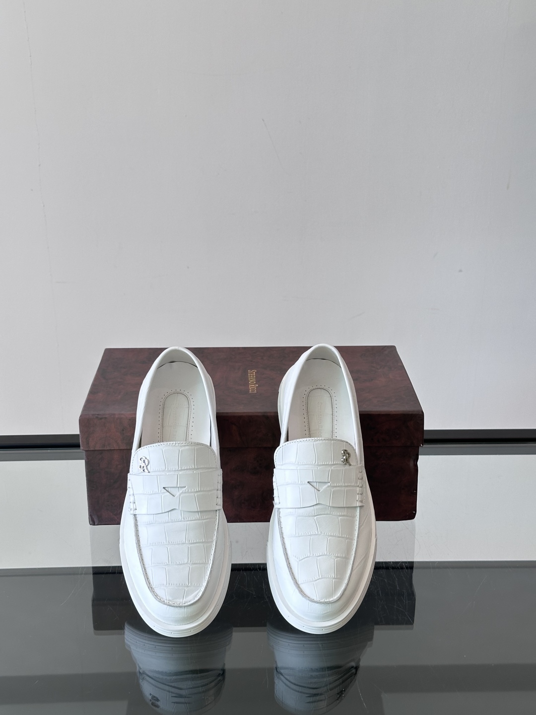 Stefano Ricci 史蒂芬高端奢侈品牌，男士休闲运动鞋，原版牛皮，质感高端细腻，内里全小牛皮面料