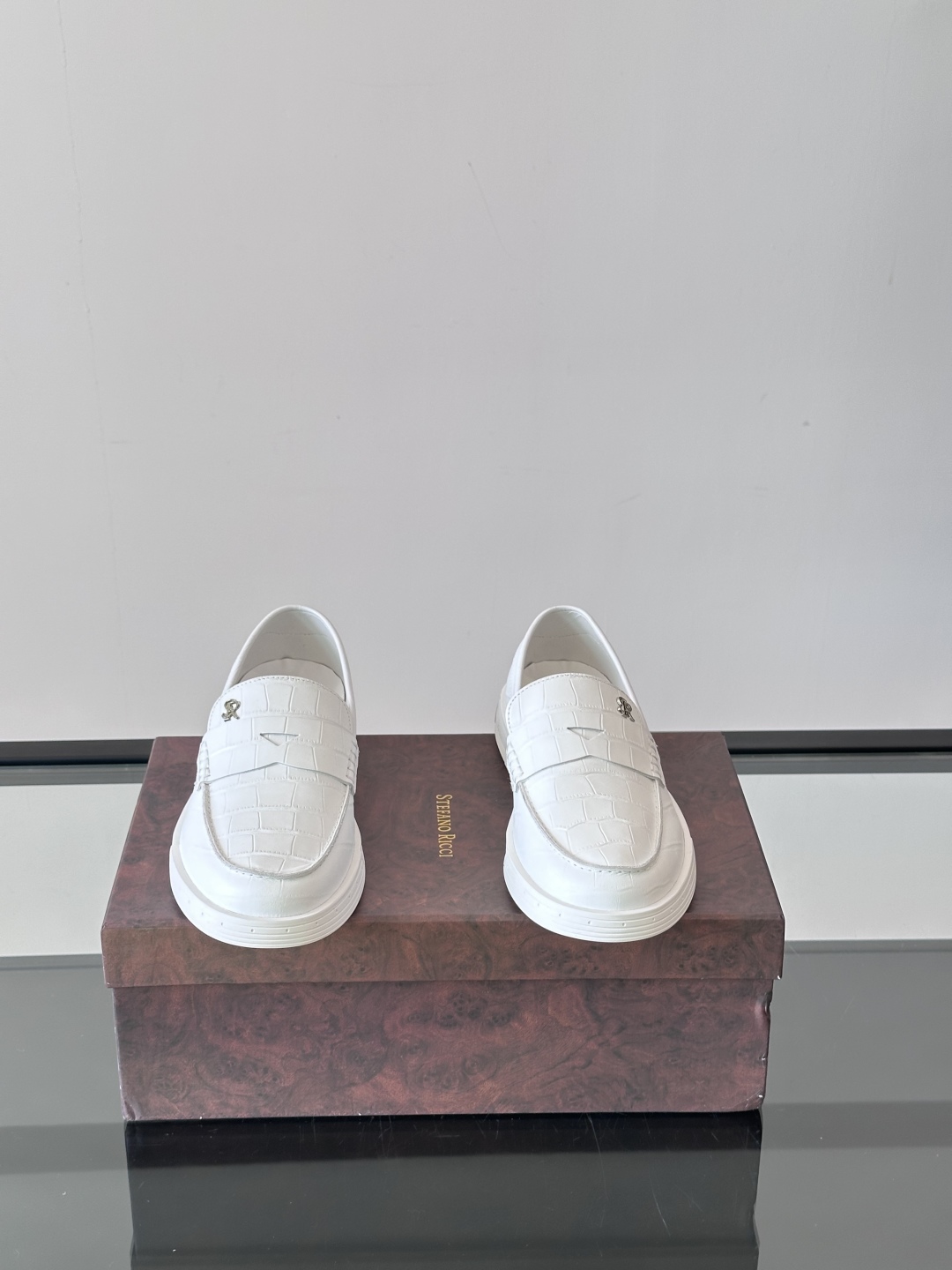 Stefano Ricci 史蒂芬高端奢侈品牌，男士休闲运动鞋，原版牛皮，质感高端细腻，内里全小牛皮面料