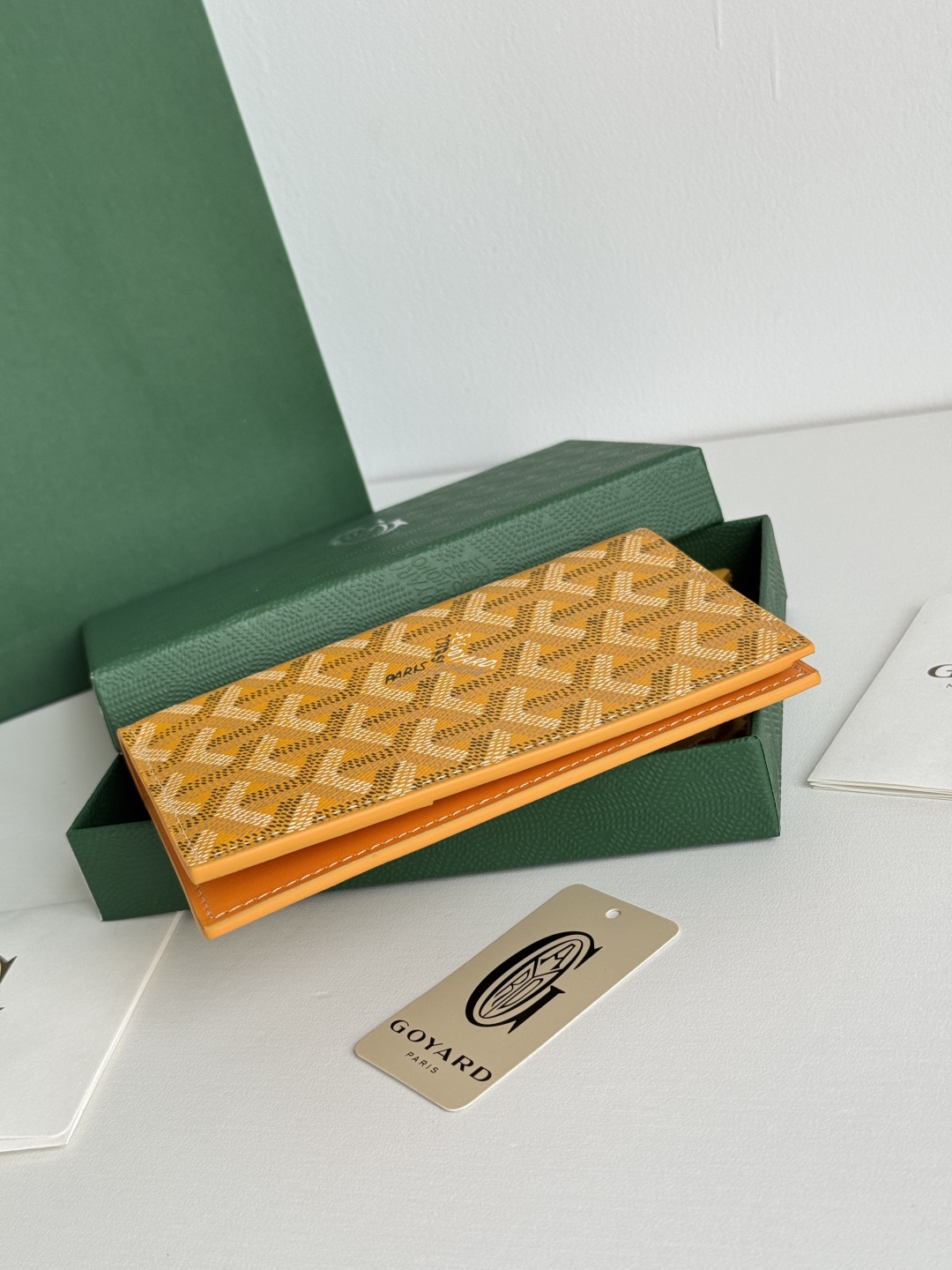 Goyard Passport Holder Wallet Card Holder Classic Travel Accessory - Stylish and Secure 4 cmp i1746445601801 5924 0 3
