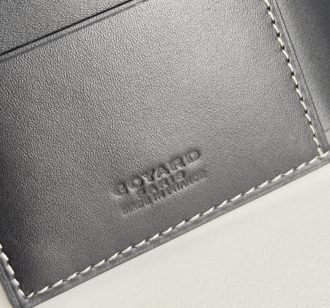Goyard Classic Passport Holder/Wallet, Card Holder, Travel Essential, 1.5cm x 10cm x 14cm 9 cmp i1746445696122 1296 0 7