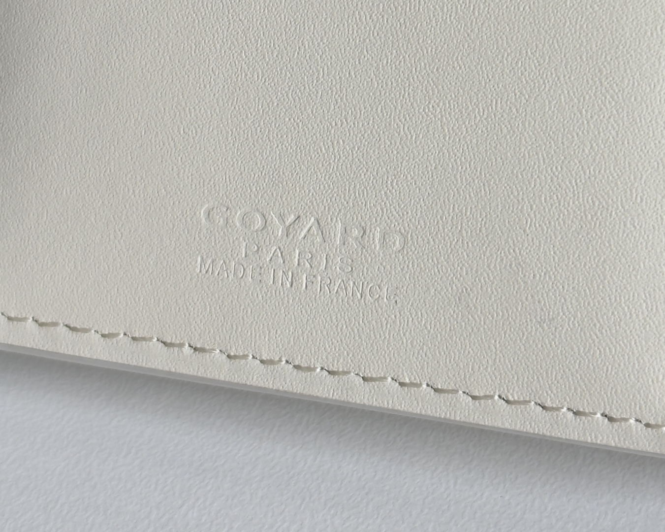 Goyard Classic Passport Holder Wallet - Stylish Travel Companion 9 cmp i1746445718971 4502 0 7