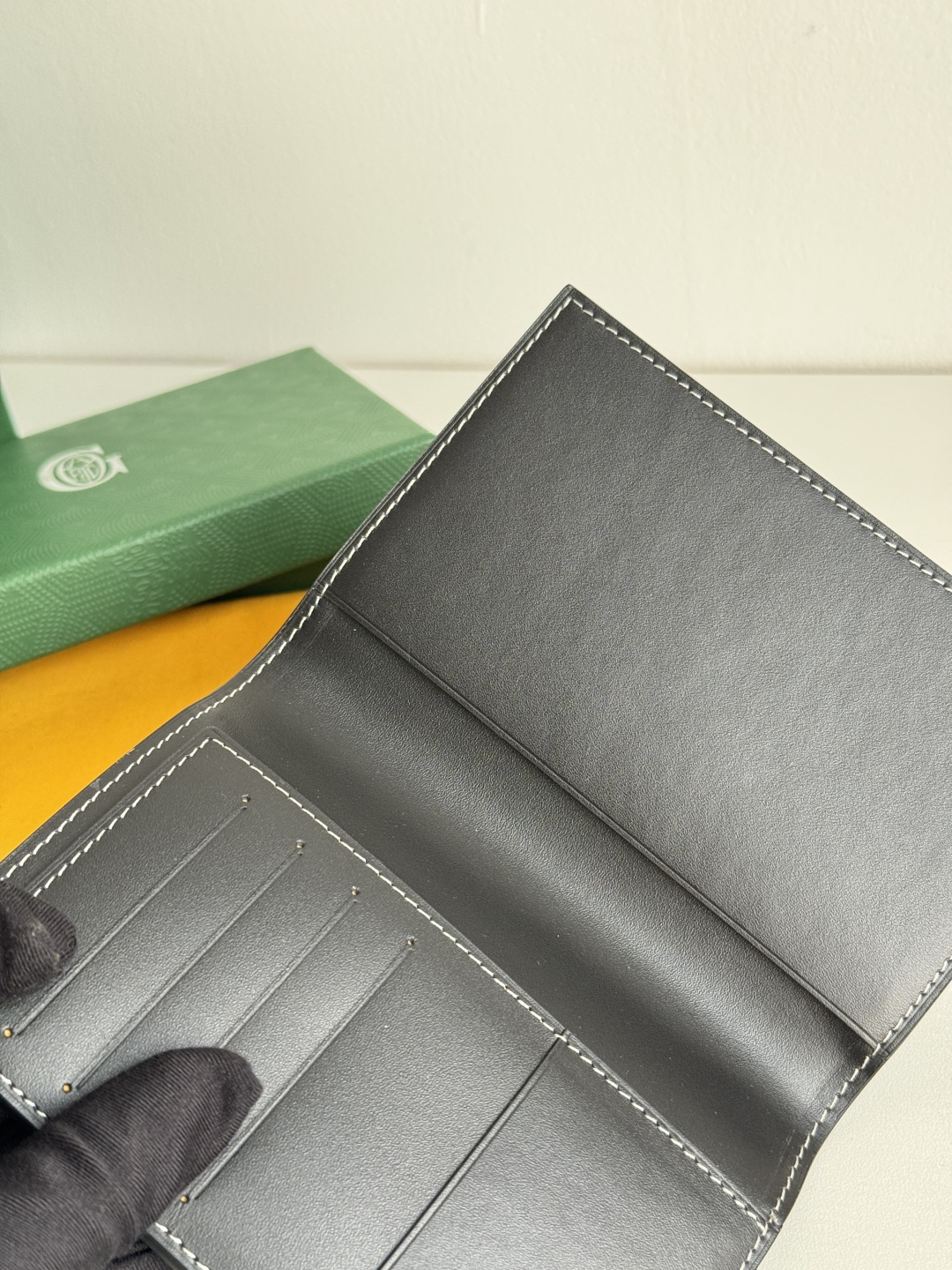 Goyard Classic Passport Holder Wallet Card Holder, Travel Essentials, 1.5x10x14cm 9 cmp i1746445742831 4954 0 7