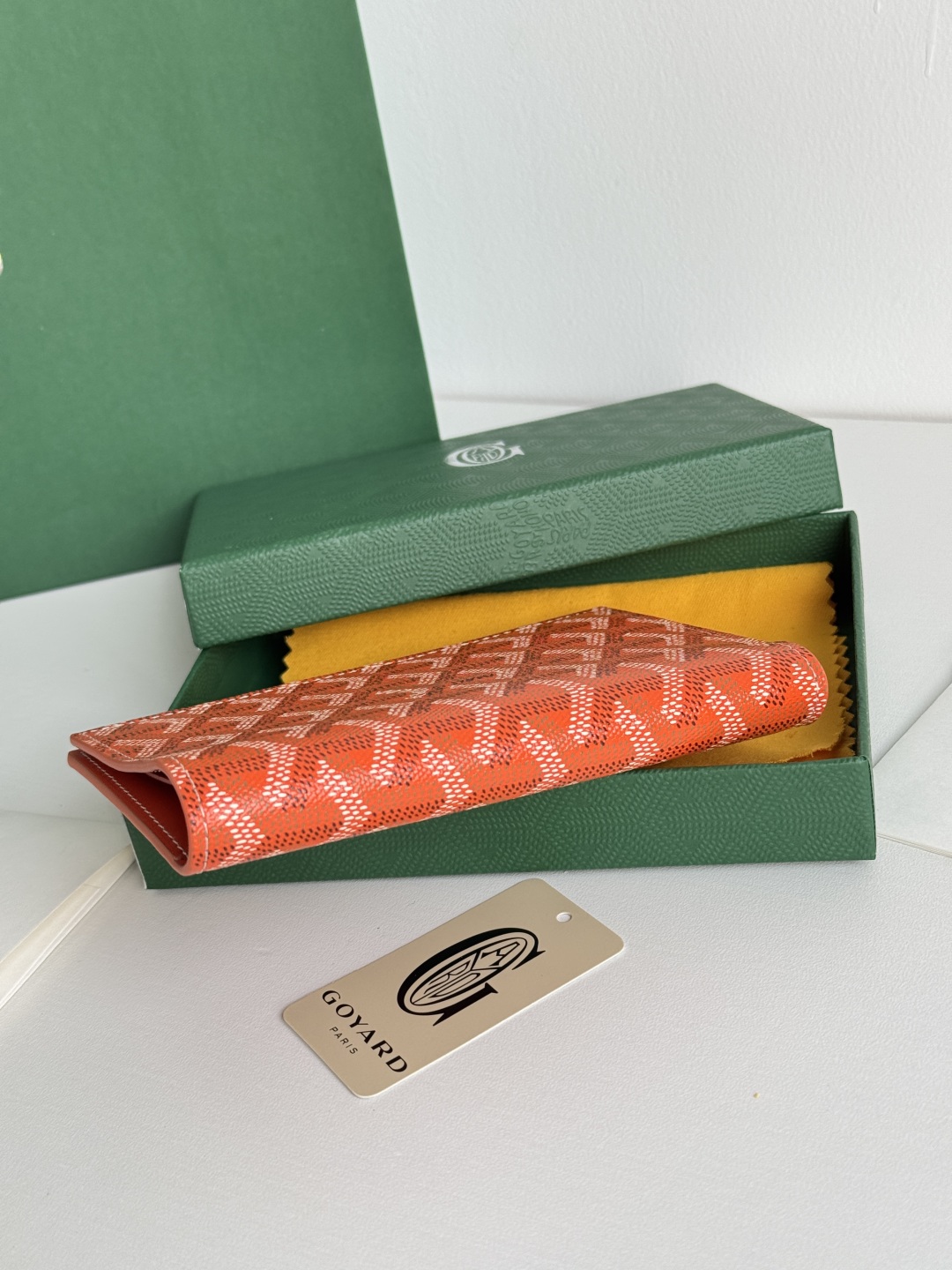 Goyard Classic Passport Holder Wallet Card Holder - Orange Travel Essential 7 cmp i1746445764328 1828 0 5