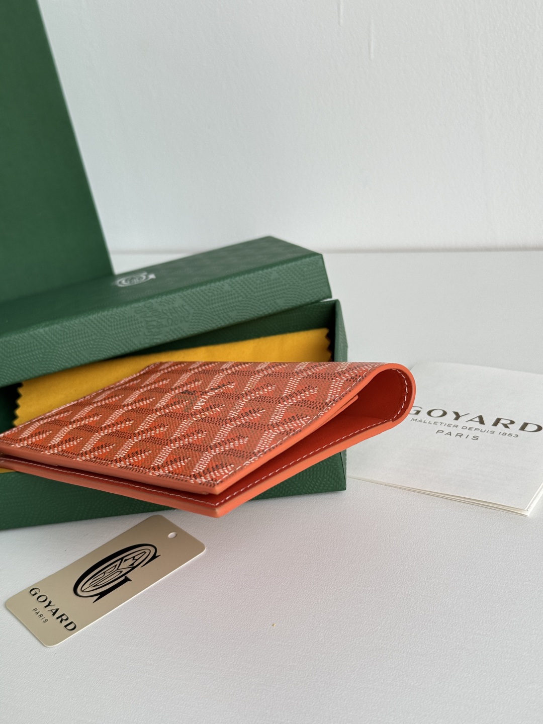 Goyard Classic Passport Holder Wallet Card Holder - Orange Travel Essential 6 cmp i1746445764329 661 0 4