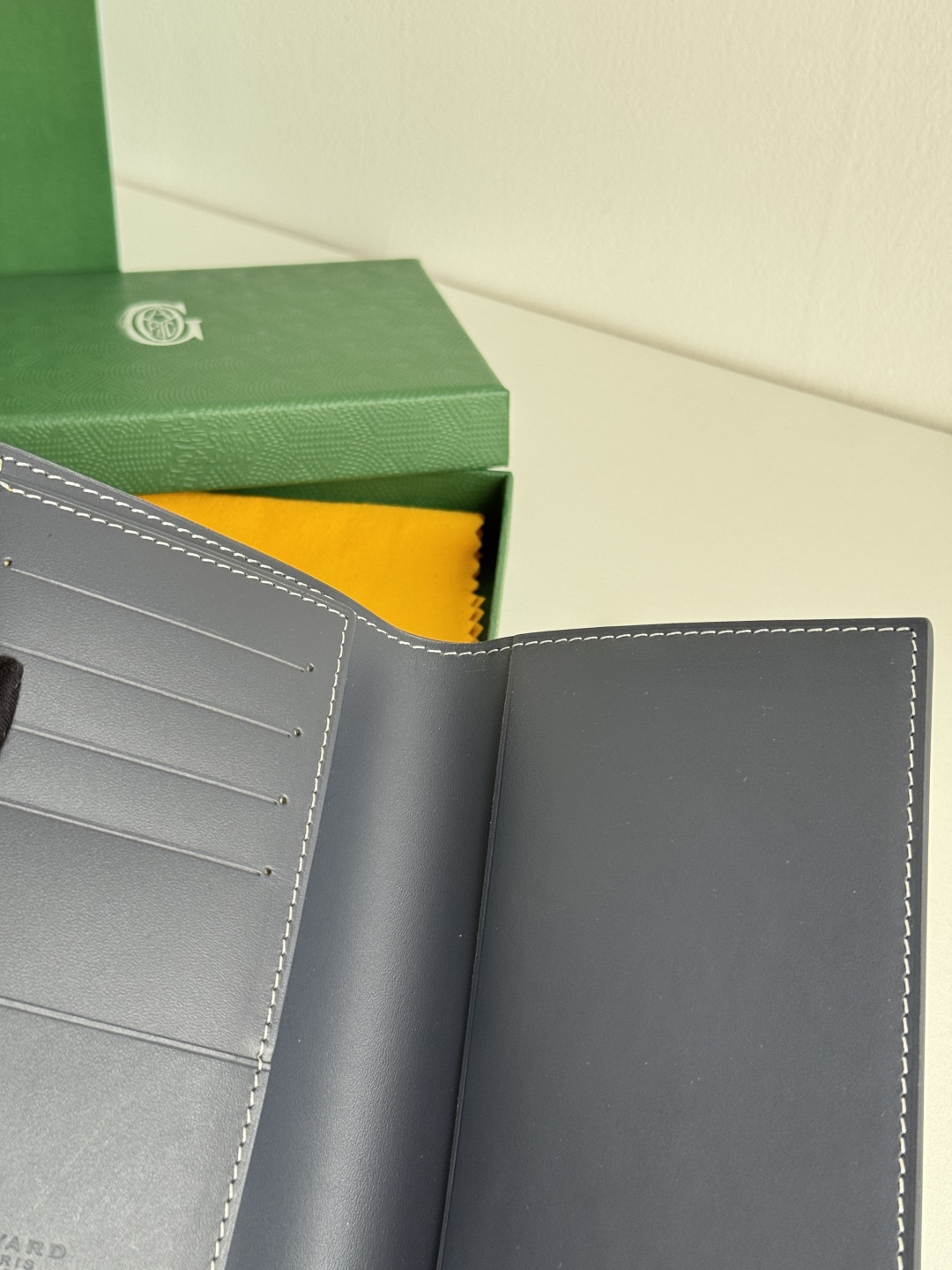Goyard Classic Passport Holder Wallet Card Case - Travel Essential - 1.5x10x14cm 8 cmp i1746445797360 5356 0 7