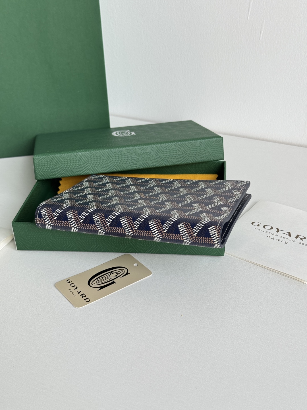 Goyard Classic Passport Holder Wallet Card Case - Travel Essential - 1.5x10x14cm 6 cmp i1746445800088 5807 0 5