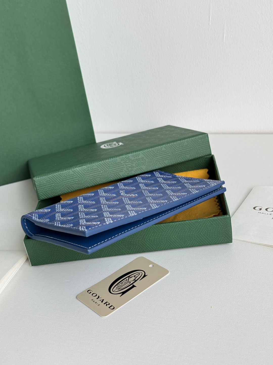 Goyard Blue Classic Passport Holder Wallet Card Case - Travel Essential 4 cmp i1746445825599 8168 0 3
